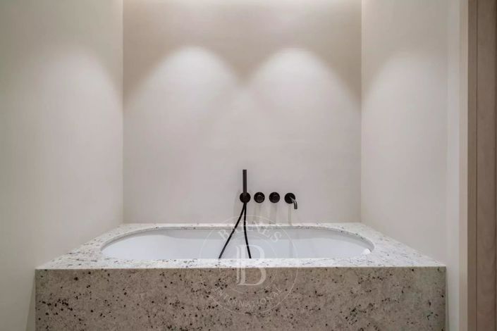 Image No.11-3 Bed Apartment for sale