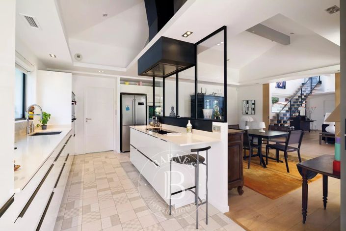 Image No.11-3 Bed House for sale