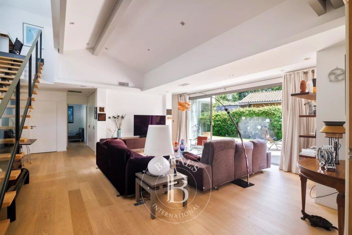 Image No.12-3 Bed House for sale