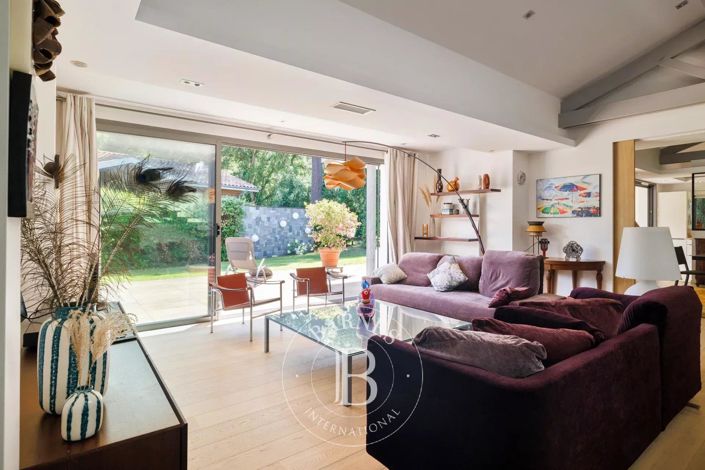 Image No.13-3 Bed House for sale