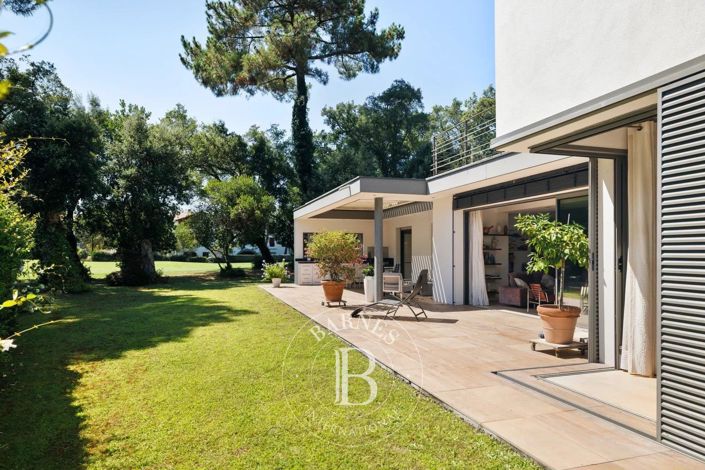 Image No.6-3 Bed House for sale