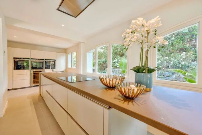 Image No.10-5 Bed House for sale