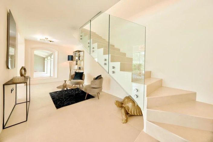 Image No.11-5 Bed House for sale