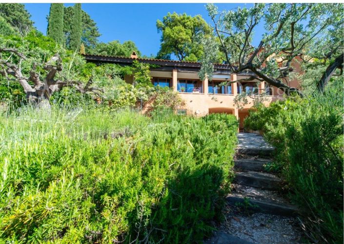 Image No.2-5 Bed House for sale