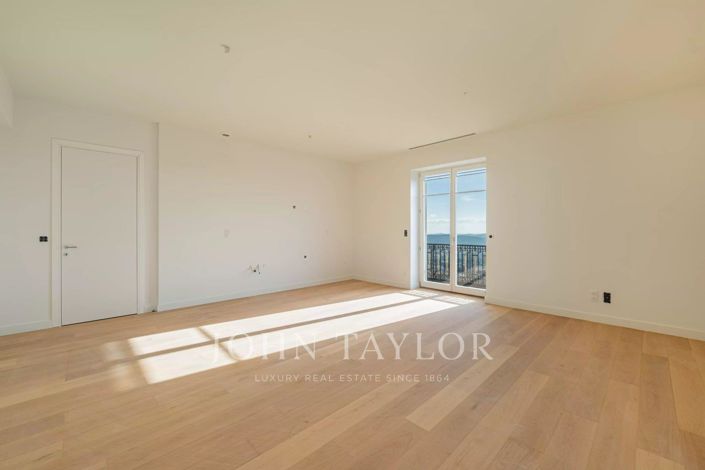 Image No.8-3 Bed Apartment for sale