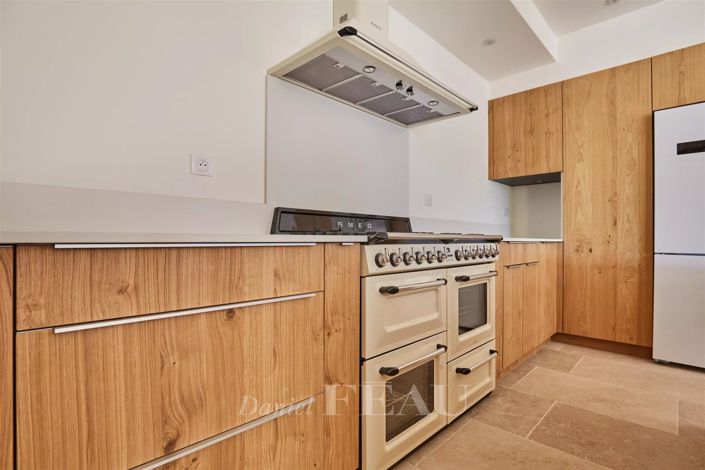 Image No.10-4 Bed House for sale