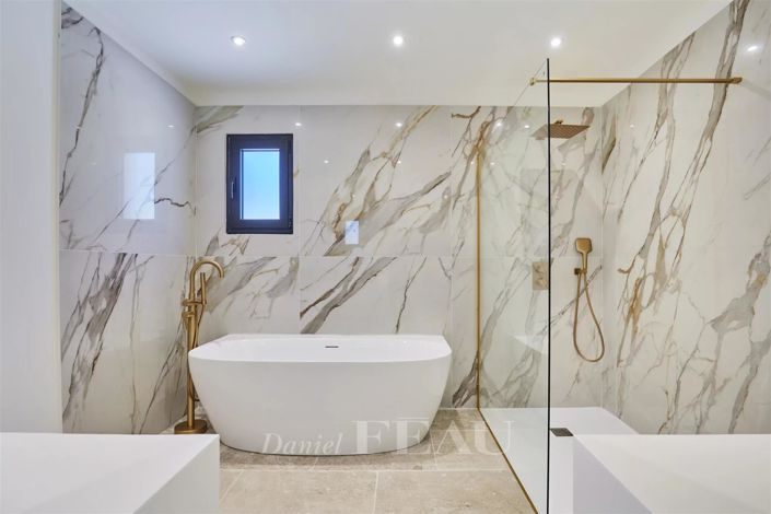 Image No.14-4 Bed House for sale