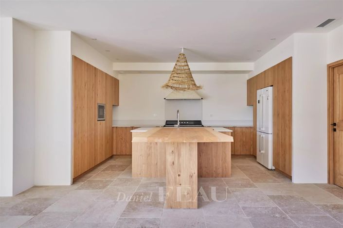 Image No.9-4 Bed House for sale