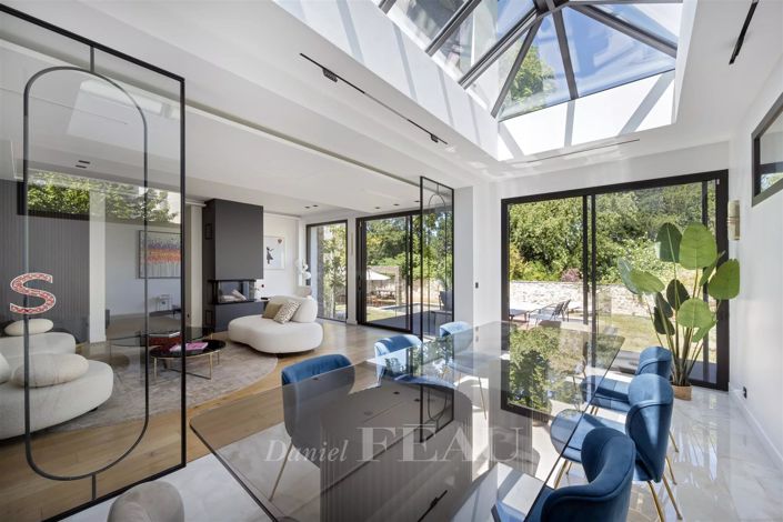 Image No.3-6 Bed House for sale