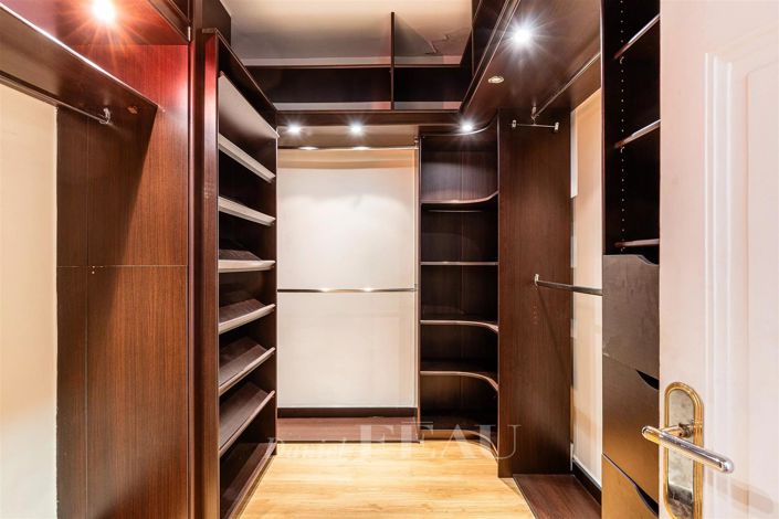 Image No.14-5 Bed Apartment for sale