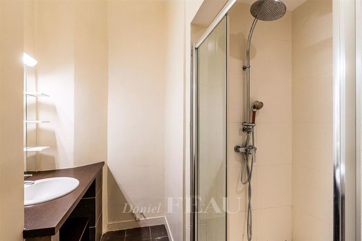 Image No.18-5 Bed Apartment for sale