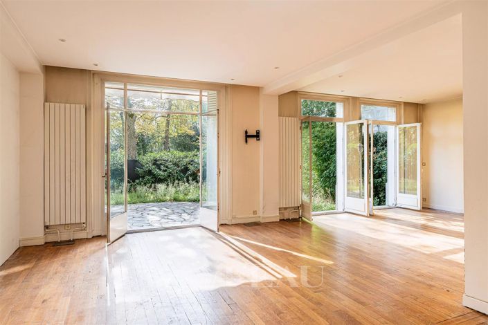 Image No.5-5 Bed Apartment for sale