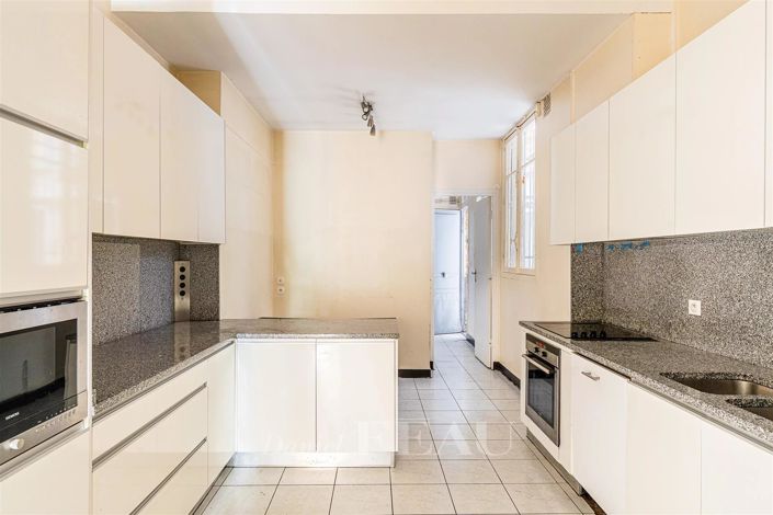 Image No.9-5 Bed Apartment for sale