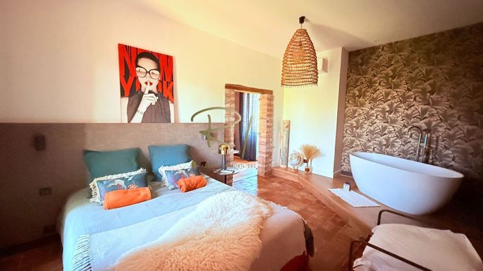 Image No.7-6 Bed House for sale