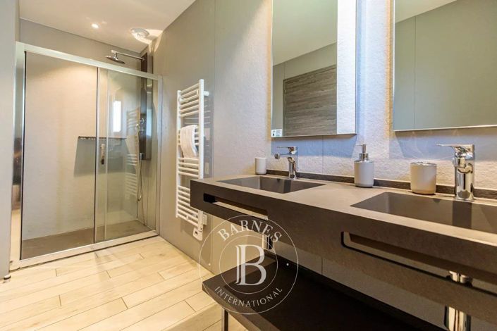 Image No.15-4 Bed House for sale