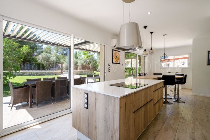 Image No.2-4 Bed House for sale