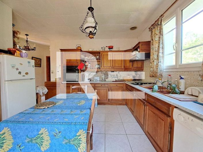 Image No.8-7 Bed House for sale