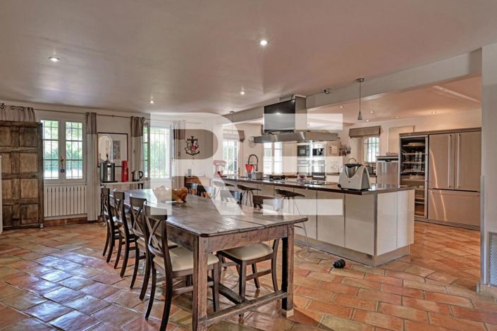 Image No.6-7 Bed House for sale