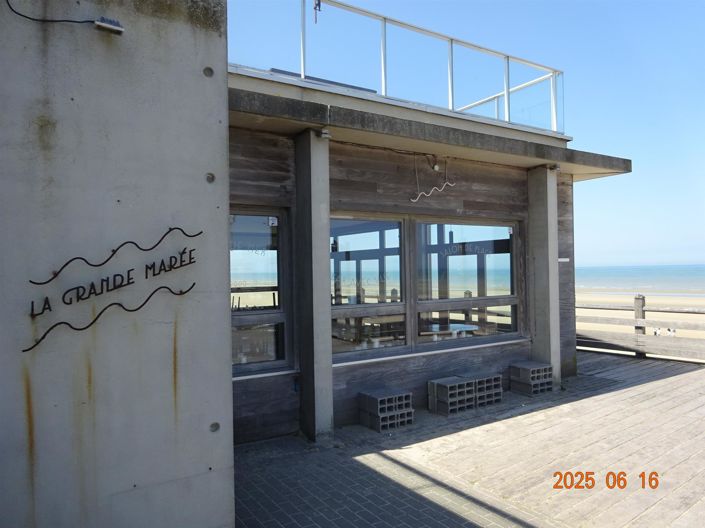 Image No.10-2 Bed Property for sale