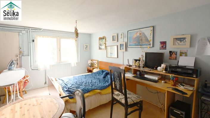 Image No.6-5 Bed House for sale