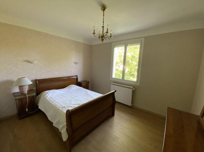 Image No.10-3 Bed House for sale