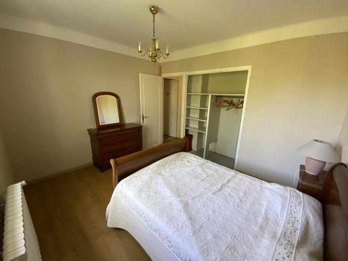 Image No.11-3 Bed House for sale