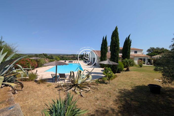 Image No.1-8 Bed House for sale