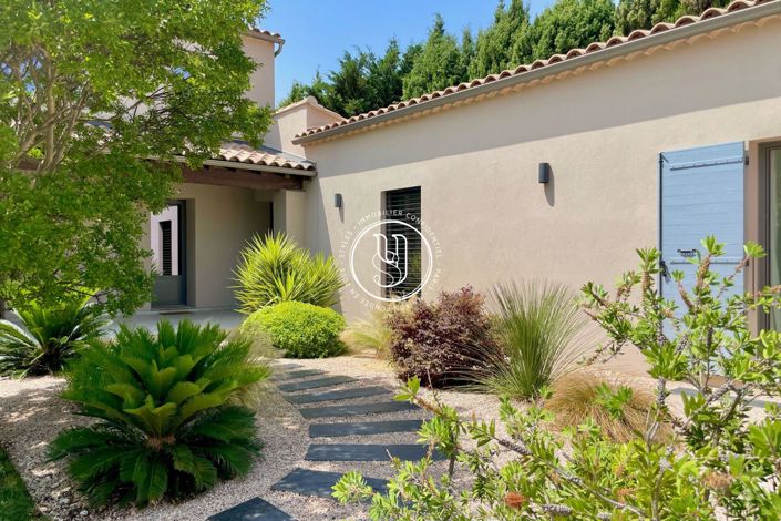 Image No.1-4 Bed House for sale