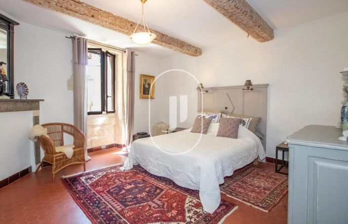 Image No.10-3 Bed House for sale