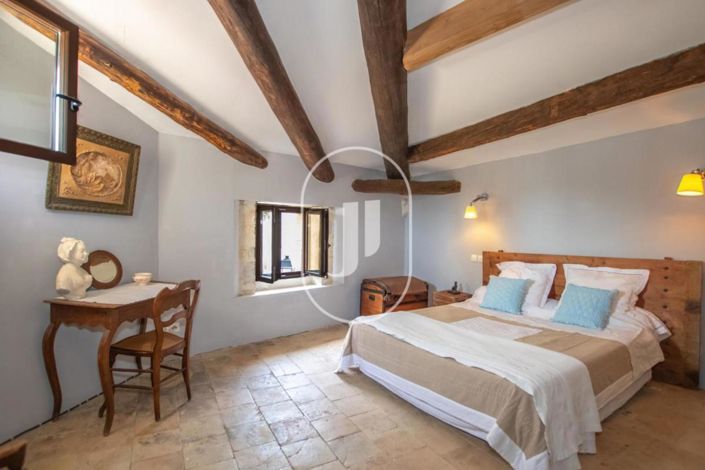 Image No.11-3 Bed House for sale