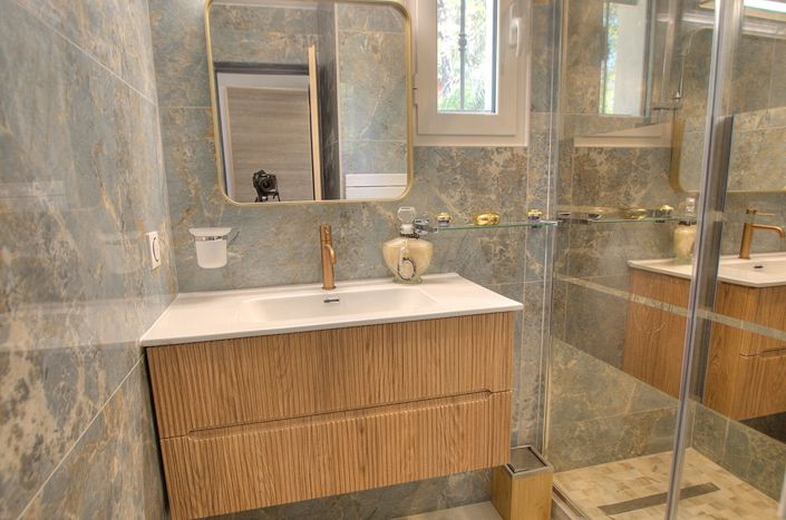 Image No.10-5 Bed House for sale