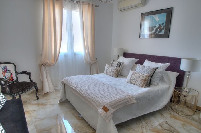 Image No.12-5 Bed House for sale