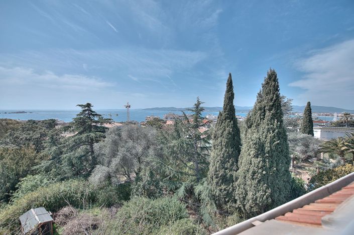 Image No.10-5 Bed Property for sale