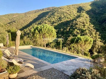 5 Bed House for sale