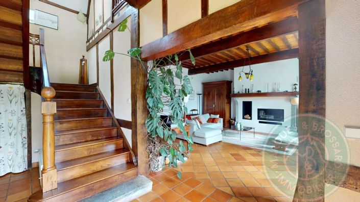 Image No.2-4 Bed House for sale