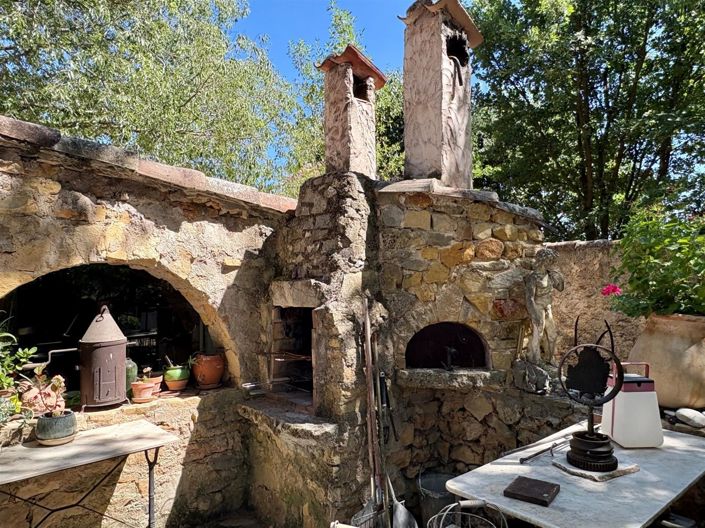 Image No.12-11 Bed Property for sale