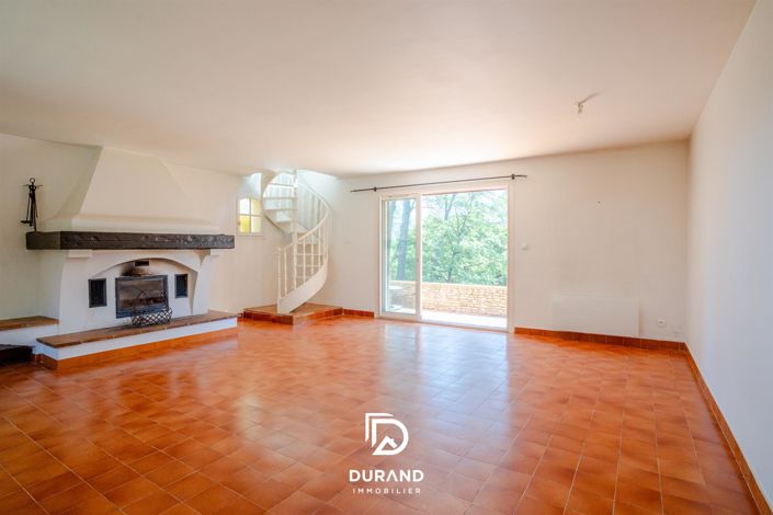 Image No.4-6 Bed House for sale