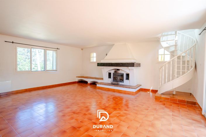 Image No.6-6 Bed House for sale