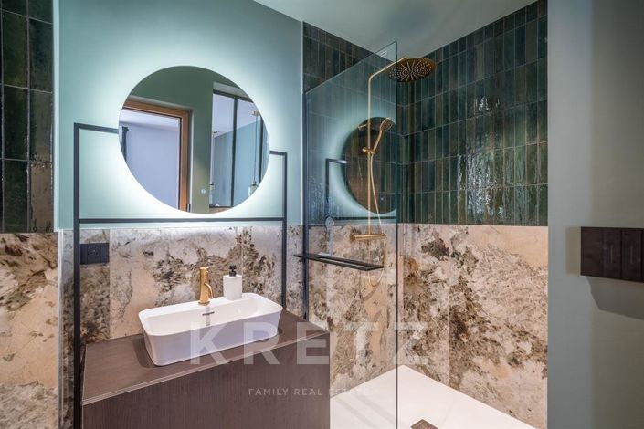 Image No.10-6 Bed House for sale