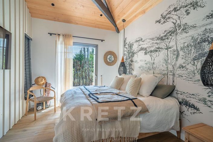 Image No.8-6 Bed House for sale