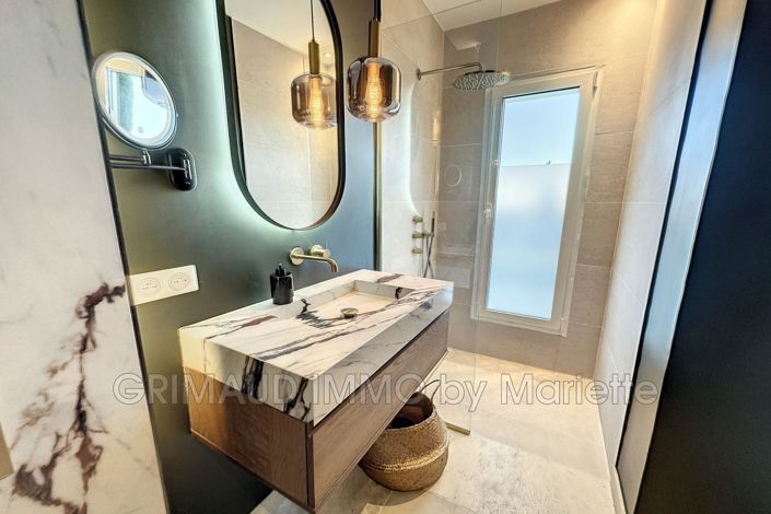 Image No.17-7 Bed House for sale