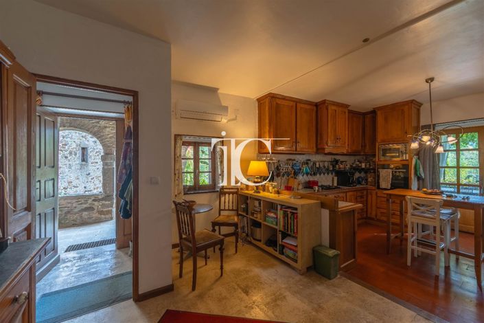 Image No.15-5 Bed House for sale