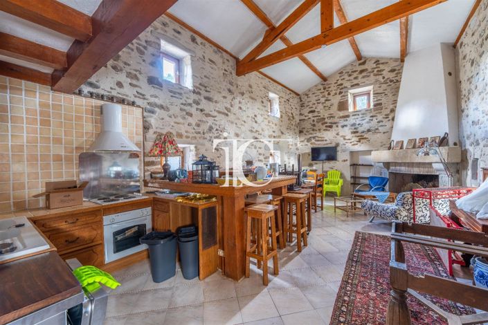 Image No.18-5 Bed House for sale