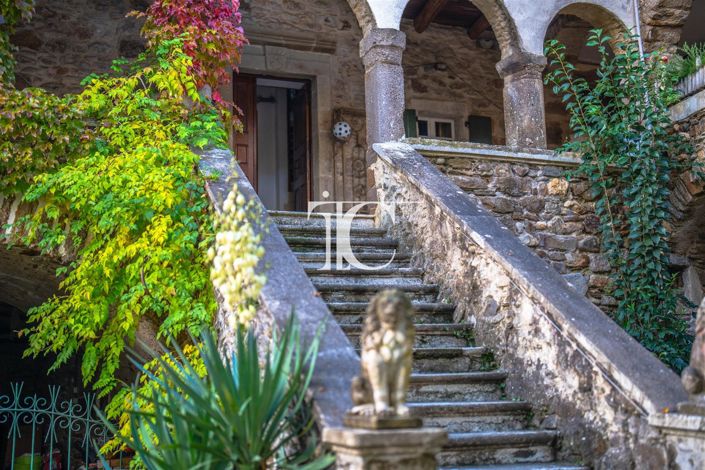 Image No.26-5 Bed House for sale