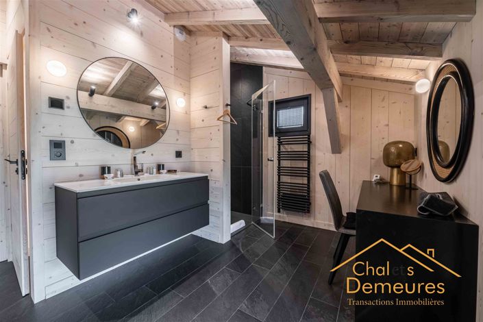 Image No.17-5 Bed House for sale