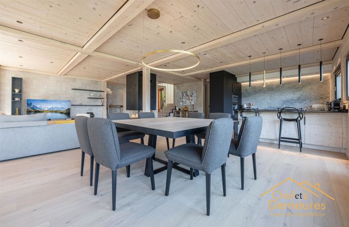 Image No.7-5 Bed House for sale