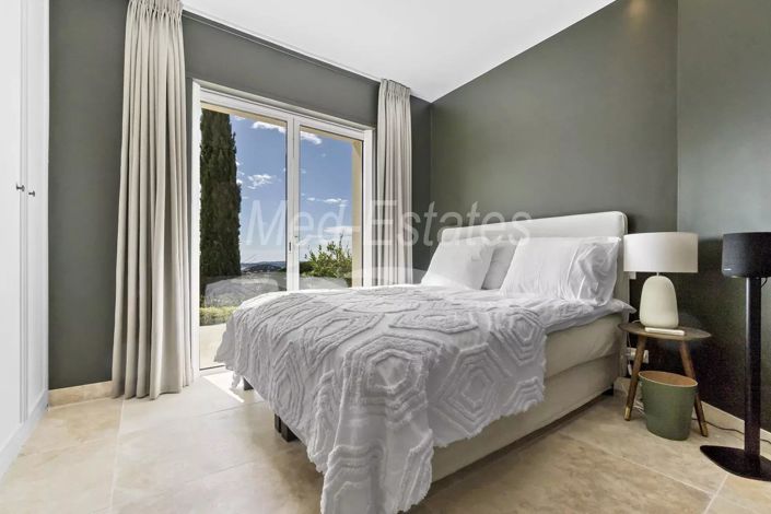 Image No.16-5 Bed House for sale