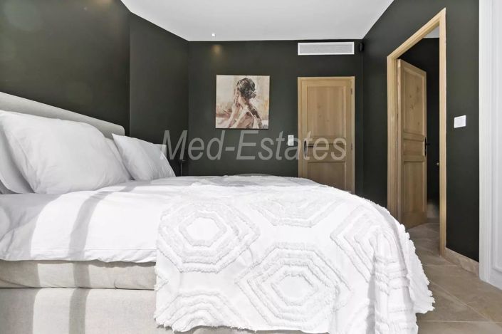 Image No.18-5 Bed House for sale