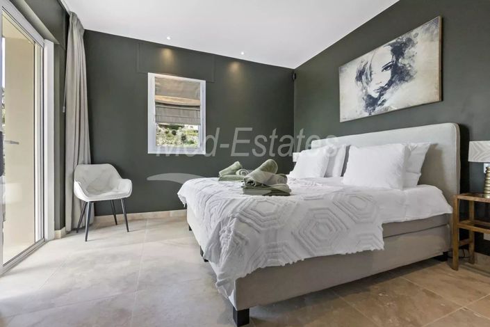 Image No.19-5 Bed House for sale