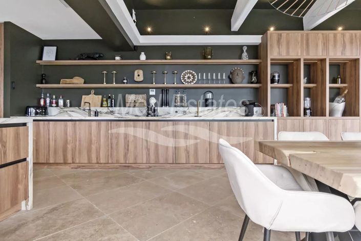 Image No.37-5 Bed House for sale